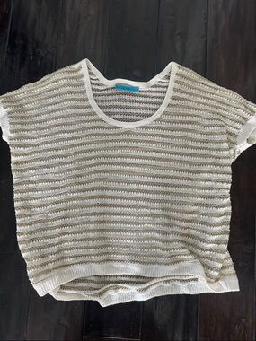 Alice + Olivia Cream and Gold Open-Weave Short Sleeve Top S/M